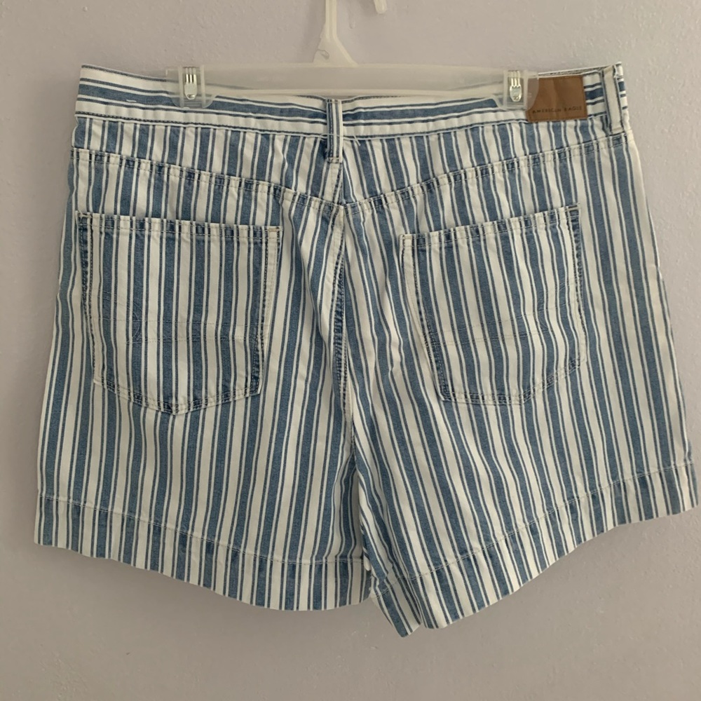 Shorts - Picture 2 of 3